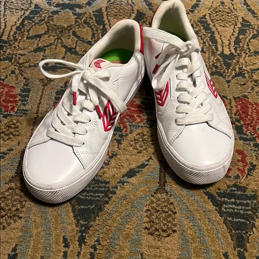 Cariuma Pantone Viva Magenta and White Sneakers 10